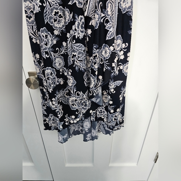 *Dress Barn Dress* - Picture 7 of 10